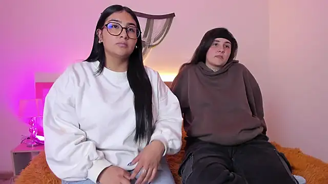 Elisa n Emma online show from 1, 4, 2026