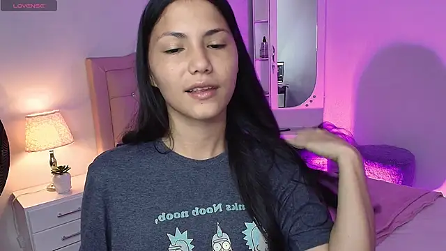 littleflame18 online show from 20, 4, 2026