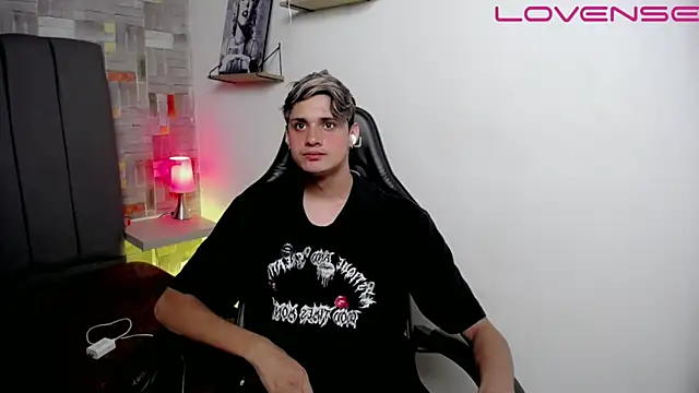 flaquito    online show from 15, 4, 2026