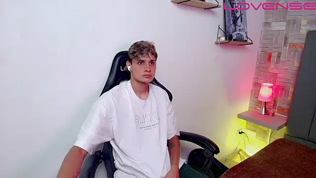 Snapshot of flaquito___ chatting on 4, 4, 2026 flaquito online show from 4, 4, 2026