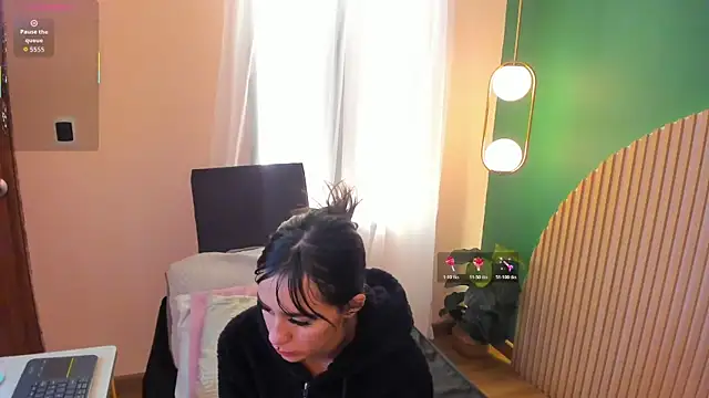 Snapshot of Alicecoule_ chatting on 19, 6, 2026 Alicecoule online show from 19, 6, 2026