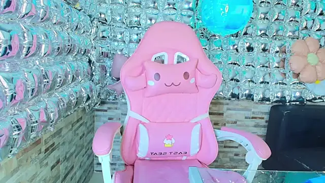 Snapshot of candy-paris chatting on 1, 6, 2026 candy-paris online show from 1, 6, 2026
