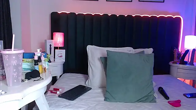 Velvett Blonde online show from 22, 5, 2026