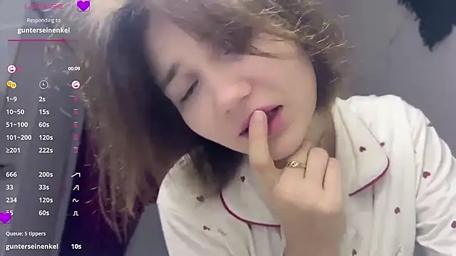 Snapshot of Cute_Capricee chatting on 19, 4, 2026 Cute Capricee online show from 19, 4, 2026