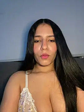 Snapshot of IsabelaRivers chatting on 12, 4, 2026 IsabelaRivers online show from 12, 4, 2026