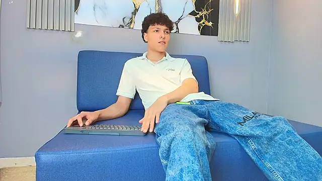 GOMEZZ 07 online show from 6, 4, 2026