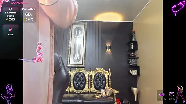 Snapshot of Sharlotte_Jones chatting on 13, 5, 2026 Sharlotte Jones online show from 13, 5, 2026