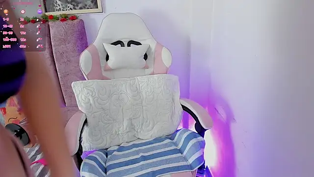 Snapshot of alisson_boobs__ chatting on 17, 6, 2026 alisson boobs online show from 17, 6, 2026