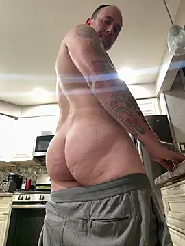 Snapshot of hitman13sal chatting on 7, 5, 2026 hitman13sal online show from 7, 5, 2026
