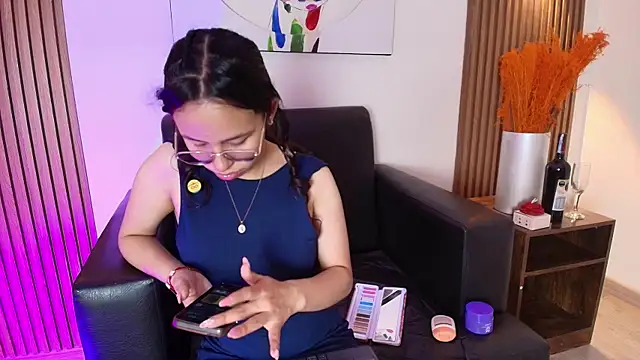 Snapshot of DaphneValucci chatting on 1, 5, 2026 DaphneValucci online show from 1, 5, 2026