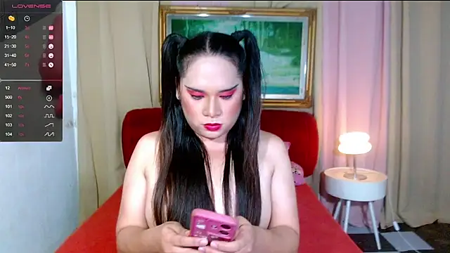 HugeCumRainSamantha online show from 10, 4, 2026