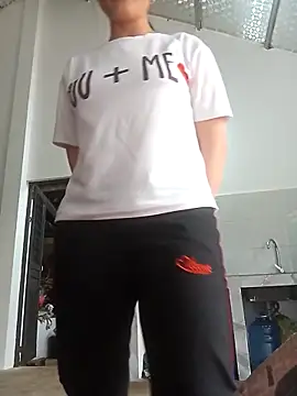 anhhuyen1 online show from 2, 4, 2026