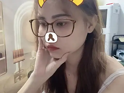 Snapshot of ___Nami___ chatting on 23, 5, 2026 Nami online show from 23, 5, 2026