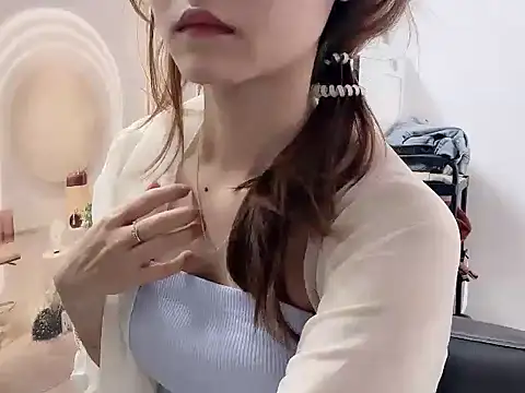 Snapshot of ___Nami___ chatting on 21, 4, 2026 Nami online show from 21, 4, 2026