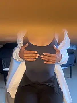 latinacaro- online show from 23, 4, 2026