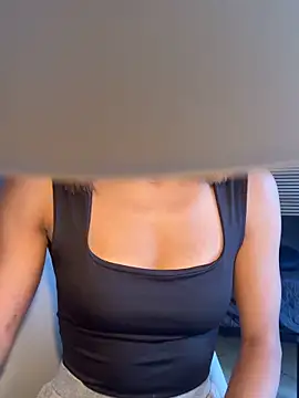 latinacaro- online show from 6, 6, 2026