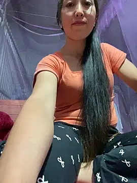 Snapshot of Huonglyna chatting on 15, 4, 2026 Huonglyna online show from 15, 4, 2026