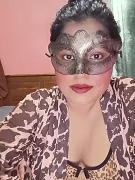 Maskedcurves online show from 19, 7, 2026
