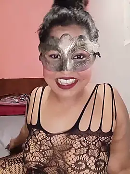 Maskedcurves online show from 29, 6, 2026