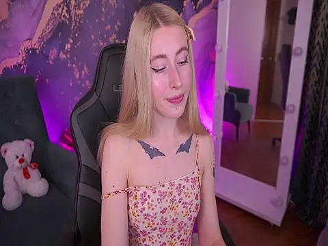 MelaniiePlay online show from 22, 4, 2026