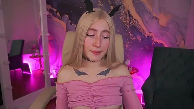 MelaniiePlay online show from 5, 5, 2026