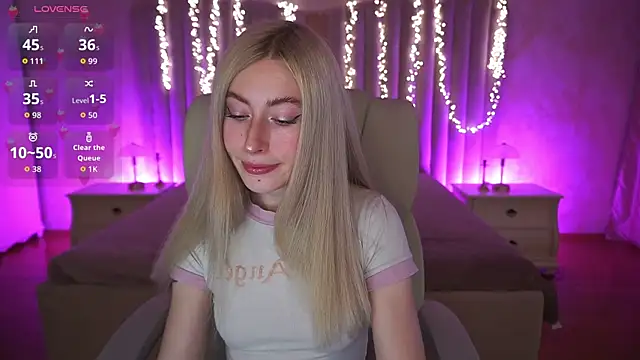 MelaniiePlay online show from 8, 4, 2026