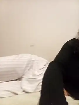 Lolaa92i online show from 15, 4, 2026