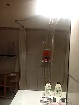 Lolaa92i online show from 12, 4, 2026