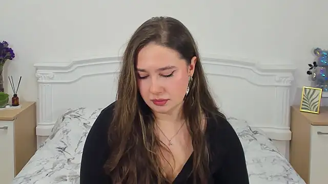 Sienna Spice online show from 5, 4, 2026