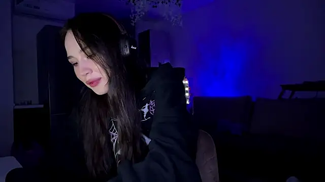 Elizabetswan online show from 10, 4, 2026