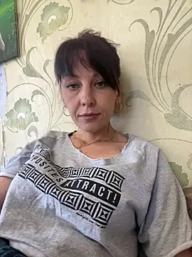 Snapshot of Bella_heart chatting on 6, 4, 2026 Bella heart online show from 6, 4, 2026