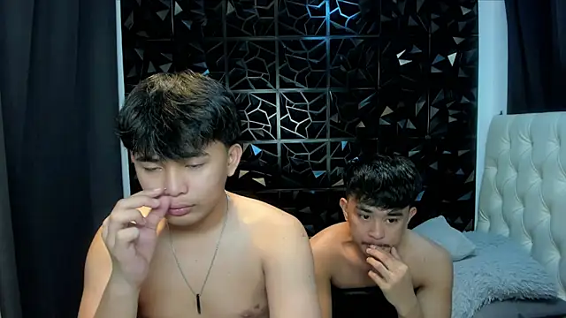 Snapshot of xloverbigcock chatting on 6, 4, 2026 xloverbigcock online show from 6, 4, 2026