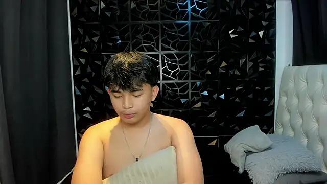 Snapshot of xloverbigcock chatting on 6, 4, 2026 xloverbigcock online show from 6, 4, 2026