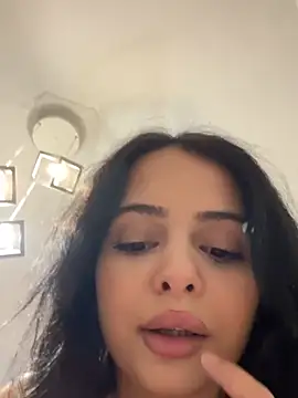 Snapshot of MiaKittyx0 chatting on 4, 6, 2026 MiaKittyx0 online show from 4, 6, 2026