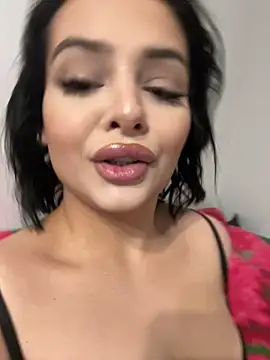 Snapshot of MiaKittyx0 chatting on 14, 5, 2026 MiaKittyx0 online show from 14, 5, 2026