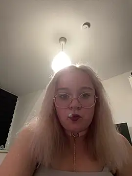 PiaLovee online show from 2, 4, 2026