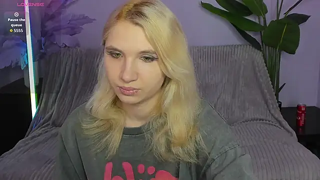 Kitty Blondie online show from 9, 4, 2026