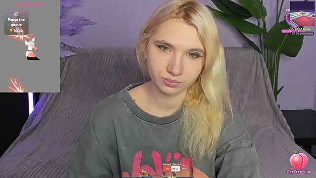 Kitty Blondie online show from 13, 4, 2026