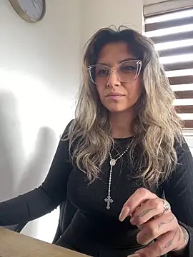 Isabella varella- online show from 11, 5, 2026