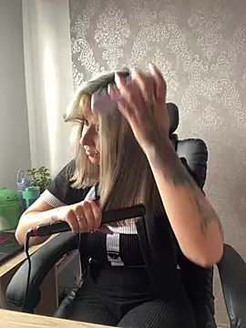 Snapshot of Isabella_varella- chatting on 17, 6, 2026 Isabella varella- online show from 17, 6, 2026