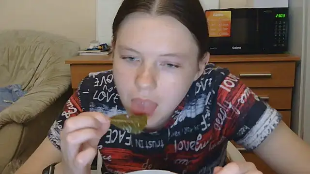 JessicaHolland1 online show from 18, 7, 2026