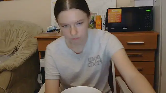 JessicaHolland1 online show from 12, 7, 2026