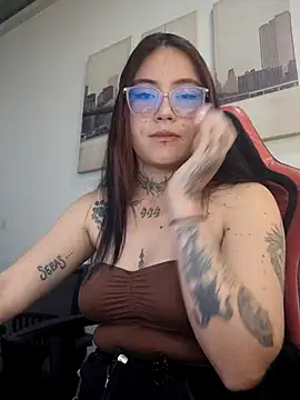 cute mara online show from 2, 4, 2026