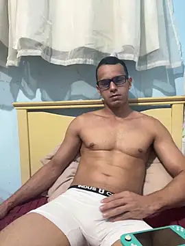 LucasGostoso30 online show from 7, 4, 2026