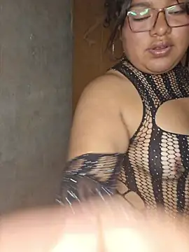 Curlysexy22 online show from 8, 6, 2026
