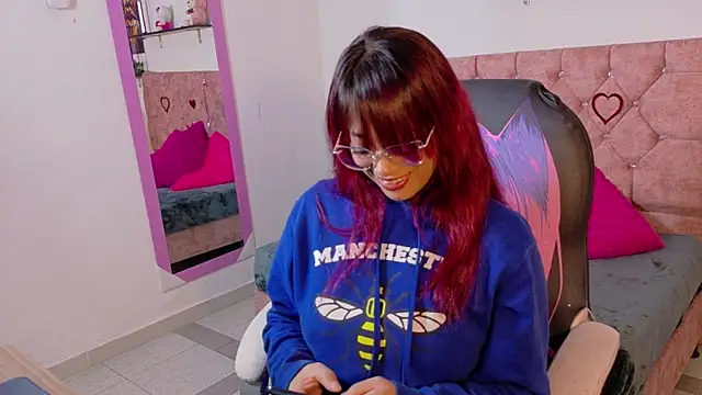 Snapshot of JessikaRabbiit chatting on 21, 4, 2026 JessikaRabbiit online show from 21, 4, 2026