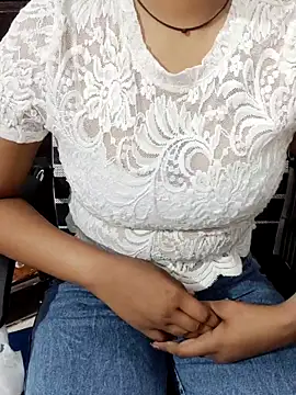 Snapshot of SWEETI_HORNY50 chatting on 6, 4, 2026 SWEETI HORNY50 online show from 6, 4, 2026