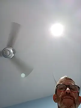 Snapshot of chris-sbh11 chatting on 3, 4, 2026 chris-sbh11 online show from 3, 4, 2026