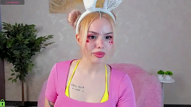 Snapshot of Hannah_Mc_kay chatting on 11, 4, 2026 Hannah Mc kay online show from 11, 4, 2026