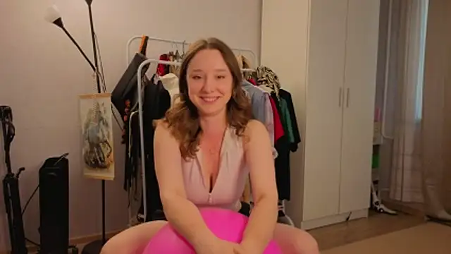Snapshot of hunny_ines chatting on 5, 6, 2026 hunny ines online show from 5, 6, 2026